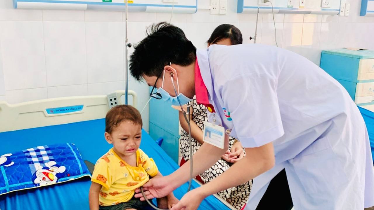 Tỷ lệ suy dinh dưỡng trẻ em < 5 tuổi