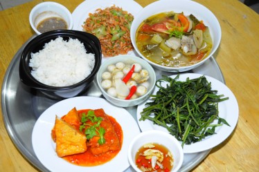 Trẻ suy dinh dưỡng ở miền núi là do thiếu ăn cả về lượng và chất