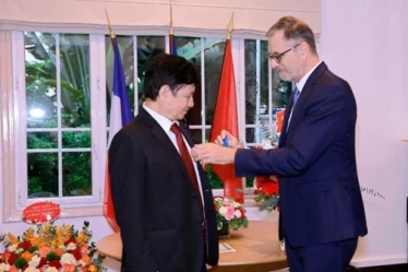 Giáo sư, Tiến sĩ Lê Danh Tuyên nhận Huân chương Công trạng quốc gia của Pháp