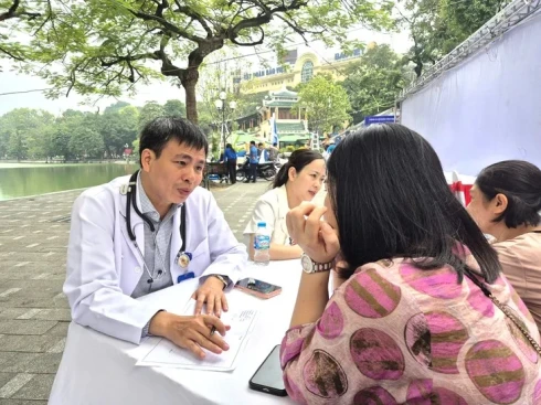Nghỉ lễ dài ngày, ăn thế nào không tăng cân và 'quá tải' chuyển hóa?