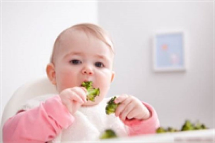 Ăn dặm quá sớm, trẻ dễ mắc bệnh tiêu hóa