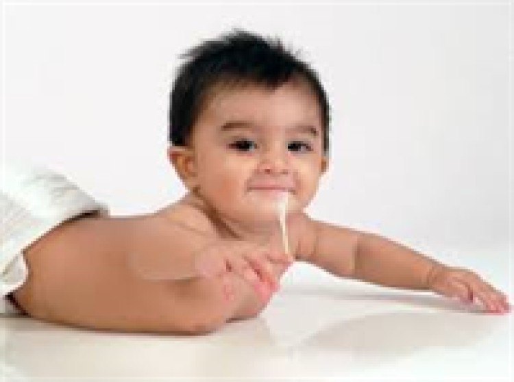 Làm gì khi trẻ bị nôn, trớ?