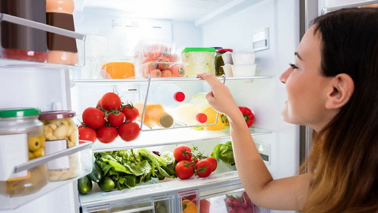 How to store food in the refrigerator to ensure safety and nutritional value