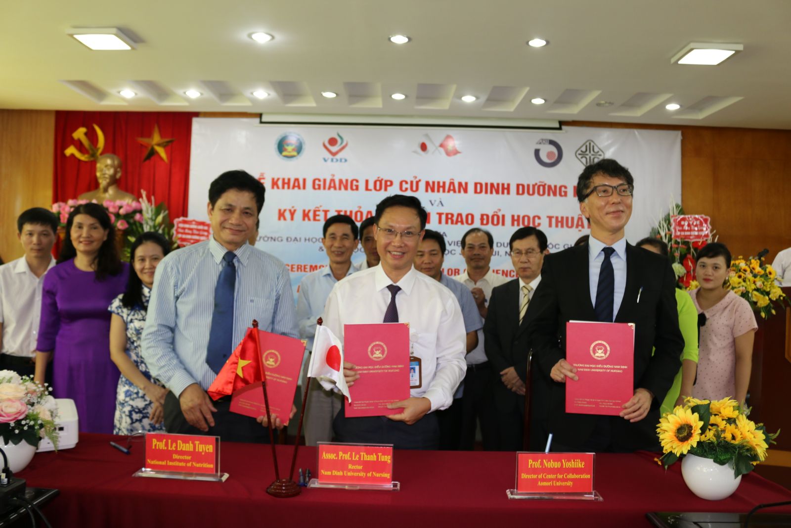 Memorandum of Understanding signing ceremony between the National Institute of Nutrition and Nam Dinh University of Nursing with two Japanese Universities
