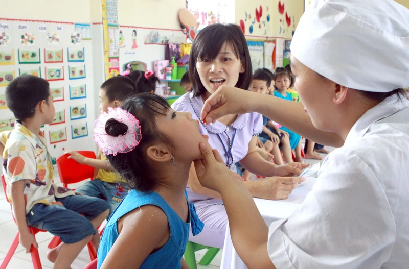 Việt Nam - điểm sáng về giảm suy dinh dưỡng trẻ em