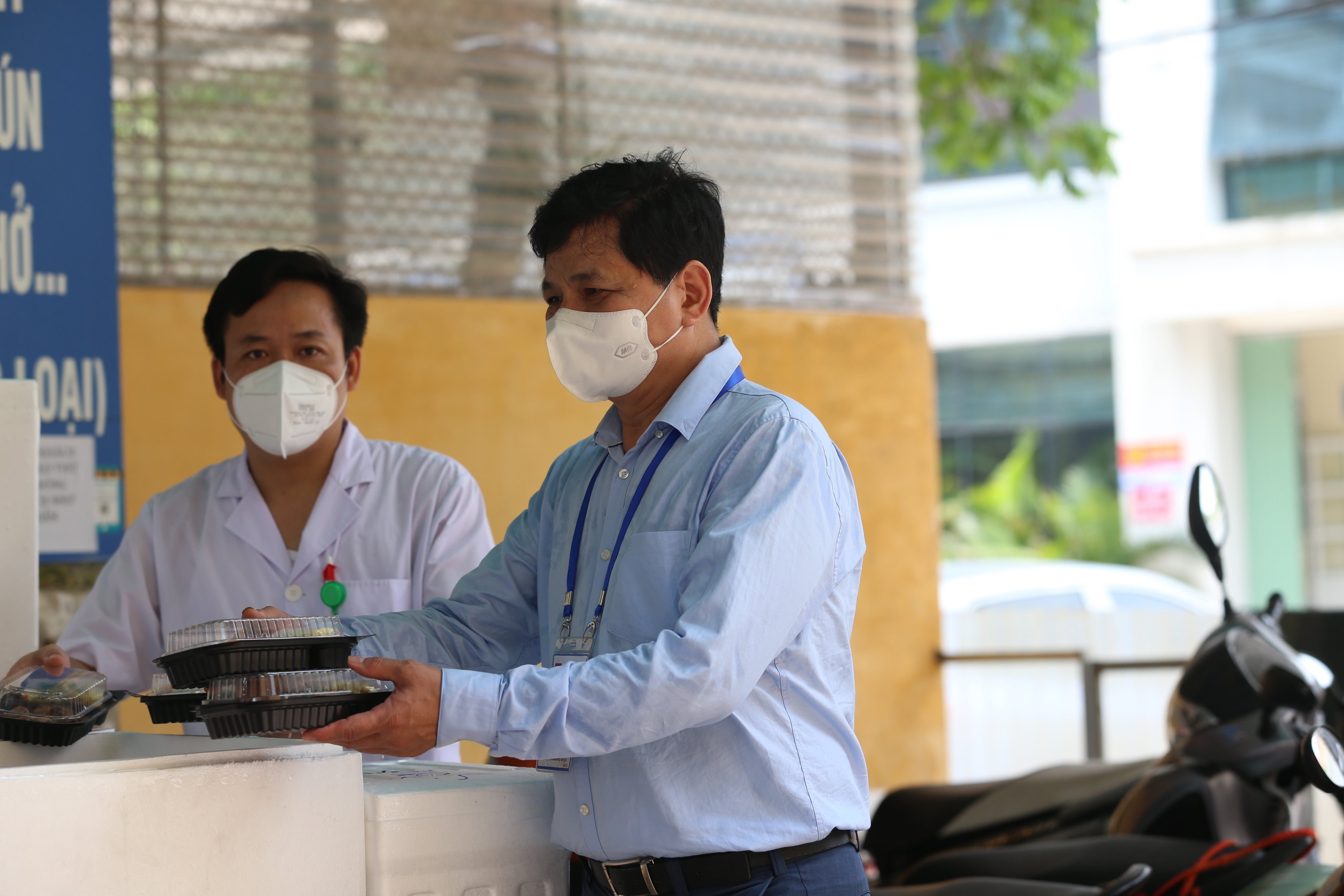 10.000 “Suất ăn yêu thương” sẽ đến với các y bác sĩ tuyến đầu chống dịch ở Bắc Giang, Bắc Ninh