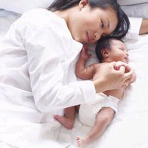 Tăng thời gian nghỉ thai sản lên sáu tháng -  Cần đồng thuận nhiều phía