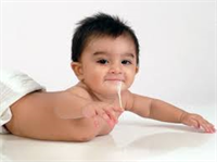 Làm gì khi trẻ bị nôn, trớ?