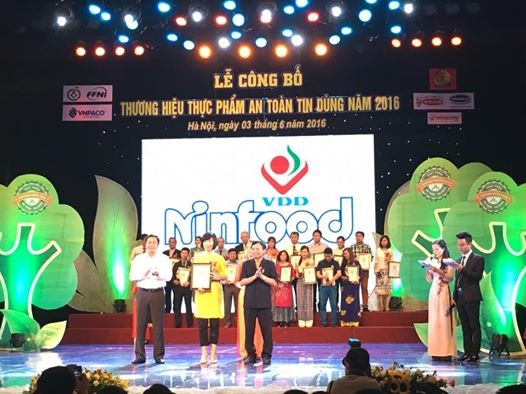 Thương hiệu NINFOOD của Viện Dinh dưỡng vinh dự được trao tặng Chứng nhận Thương hiệu Thực phẩm An toàn Tin dùng 2016 - Vietnam Good Food cho nhãn hiệu Bột Đạm Cóc