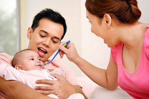 Chăm sóc bữa ăn, giấc ngủ của trẻ trong những ngày tết